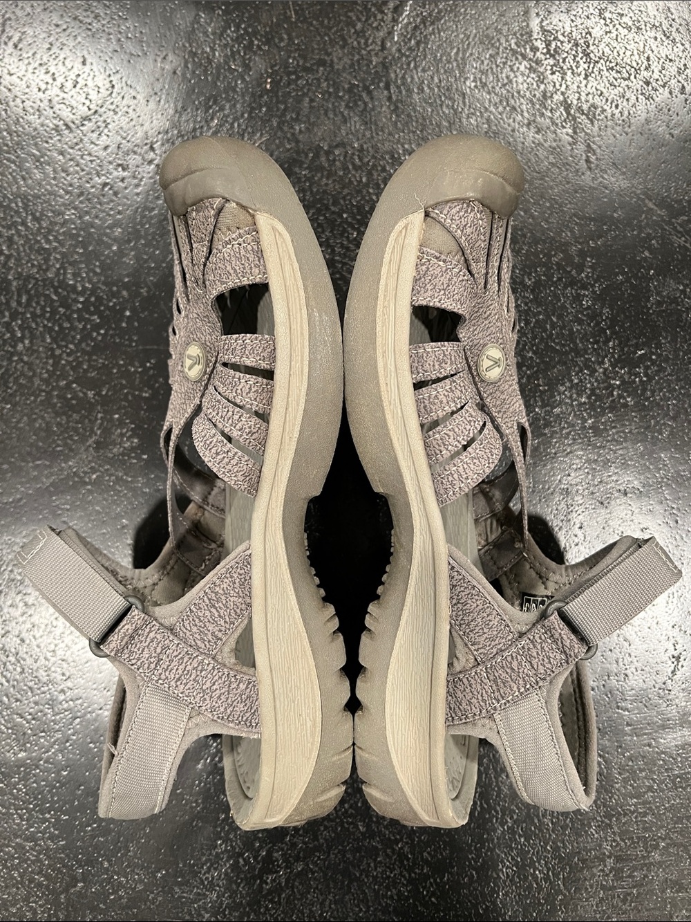 Keen Rose Closed-Toe Outdoor Sandals in Gargoyle/Raven Size 8 - Picture 7 of 12
